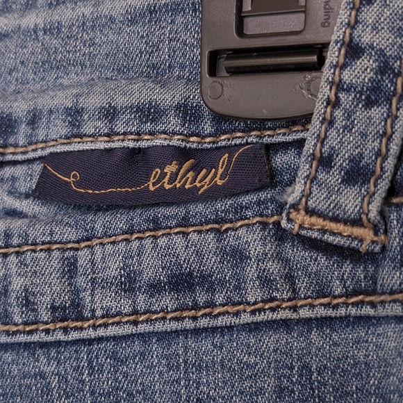 Ethyl acid wash denim with copper and sapphire details - Picture 6 of 9
